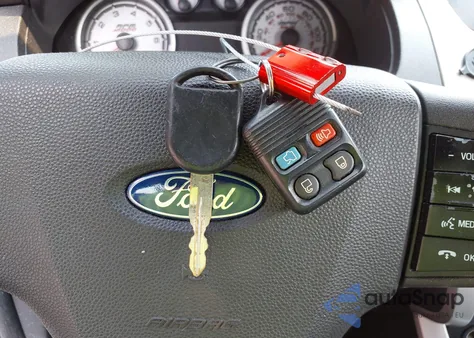 2010 Ford Focus Se z USA, uszkodzony, nr VIN 1FAHP3FN6AW250270